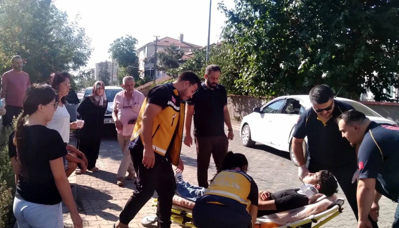 MOTOSİKLET SÜRÜCÜSÜ YARALANDI.