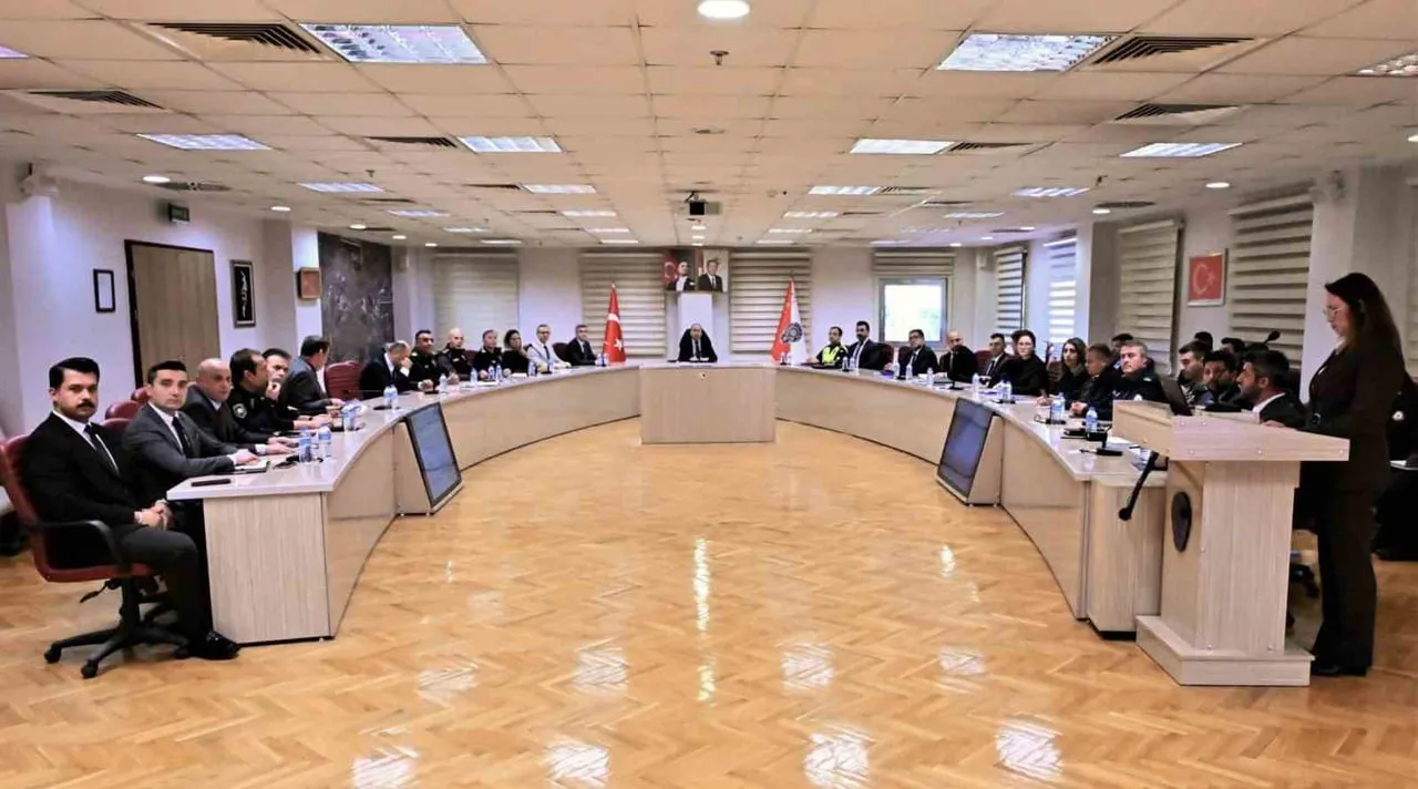 ESKİŞEHİR'DE 2026-2027 EĞİTİM-ÖĞRETİM DÖNEMİNDE OKULLARDA ALINACAK GÜVENLİK TEDBİRLERİ...