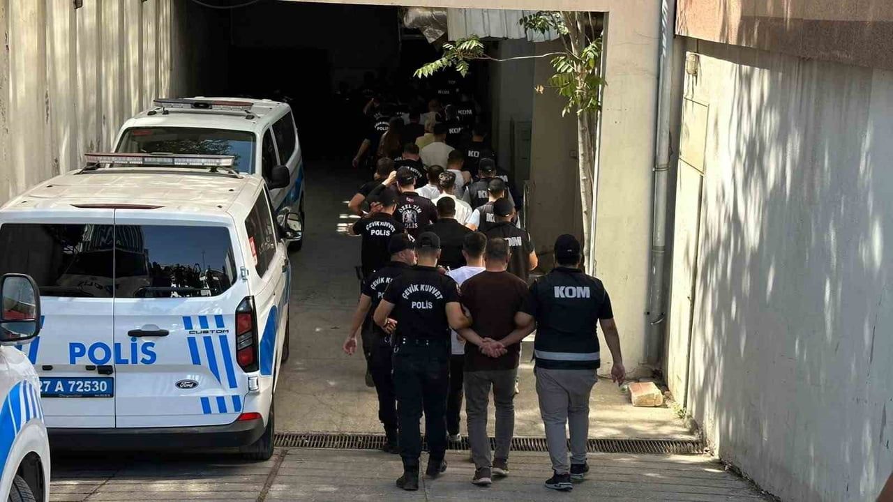 GAZİANTEP'TE ORGANİZE SUÇ ÖRGÜTÜ OPERASYONUNDA 28 ŞÜPHELİ ADLİYEYE SEVK EDİLDİ