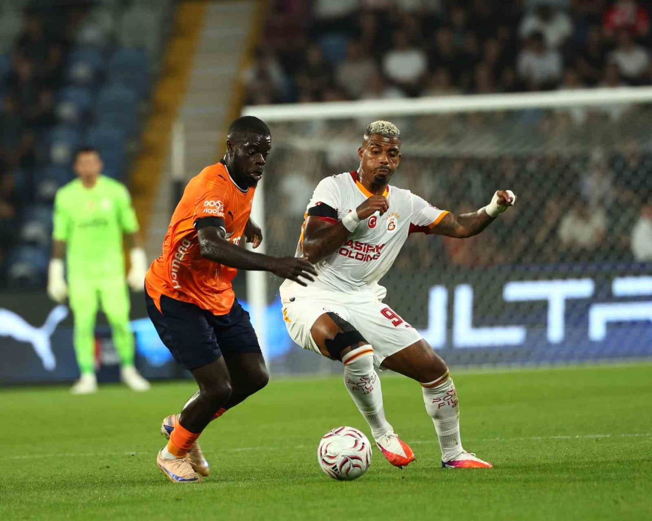 TRENDYOL SÜPER LİG'İN 4. HAFTASINDA BAŞAKŞEHİR İLE GALATASARAY, FATİH TERİM STADYUMU'NDA KARŞI...