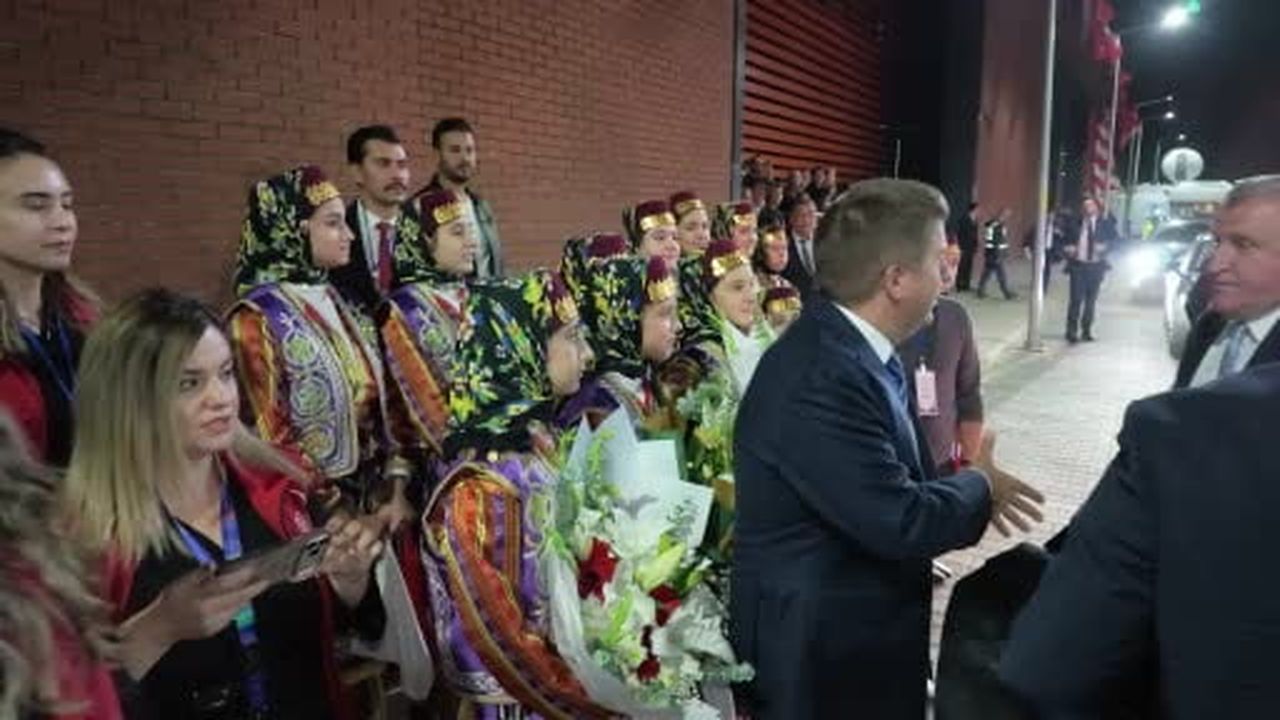 Gençlik ve Spor Bakanı Bak, Kırıkkale'de yeni spor salonunun açılışını yaptı
