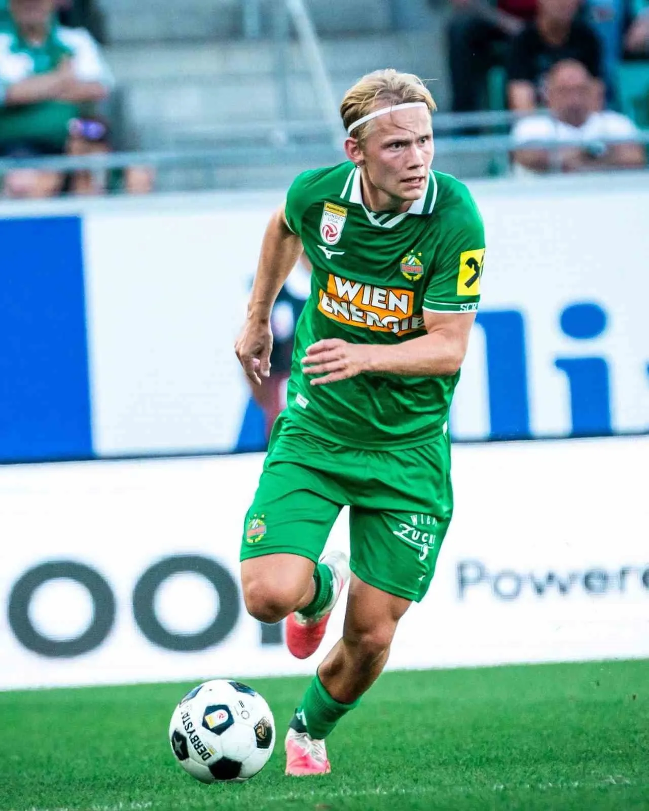 SÜPER LİG EKİBİ KOCAELİSPOR, SON OLARAK RAPİD WİEN'DE FORMA GİYEN 23 YAŞINDAKİ NORVEÇLİ ORTA SAHA...