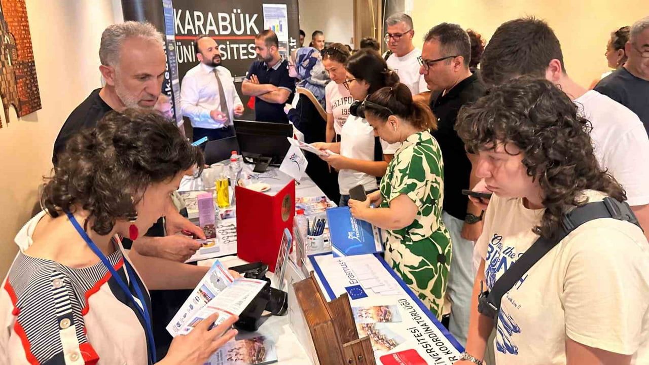 KARABÜK ÜNİVERSİTESİ(KBÜ), 2026 TERCİH DÖNEMİ KAPSAMINDA MERSİN'DE DÜZENLENEN ÜNİVERSİTE TERCİH...
