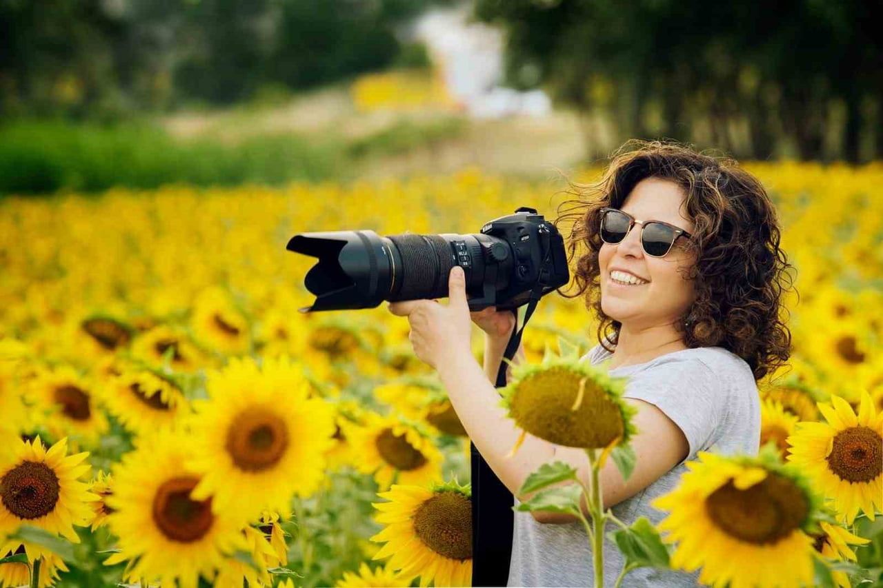 HEMŞİRE VE FOTOĞRAF SANATÇISI ÖZLEM ÖZYÜN