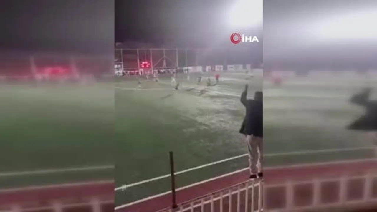 Kocaeli’de üst lige çıkacak takımın belirlenmesi için aynı anda oynanan 2 maçta, rakiplerin anlık...