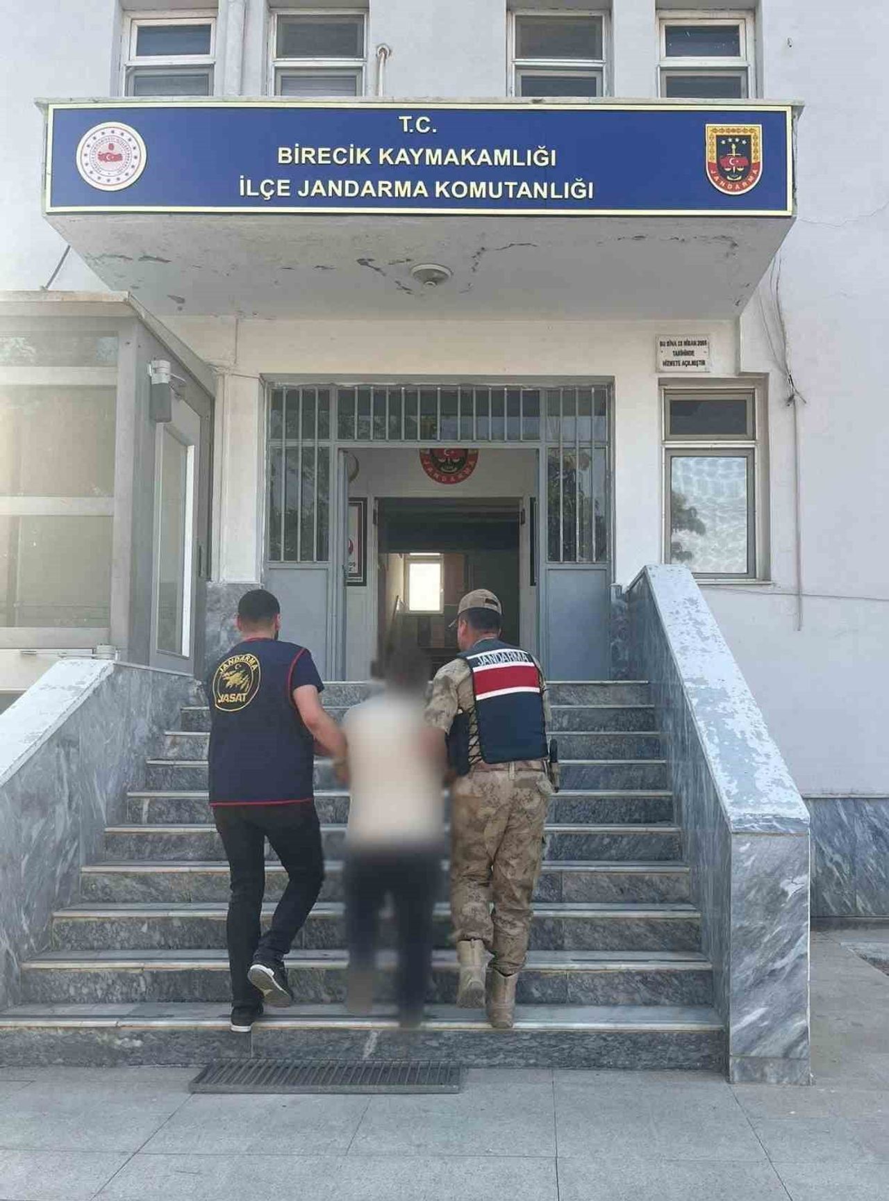 ŞANLIURFA'DA HIRSIZLIKTAN ARANAN HÜKÜMLÜ YAKALANDI