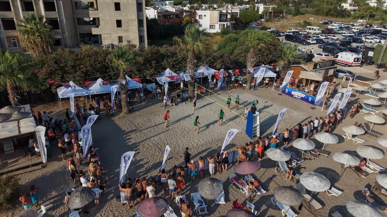 PLAJ VOLEYBOLU ŞENLİĞİNDE ŞAMPİYON FENER BURNU