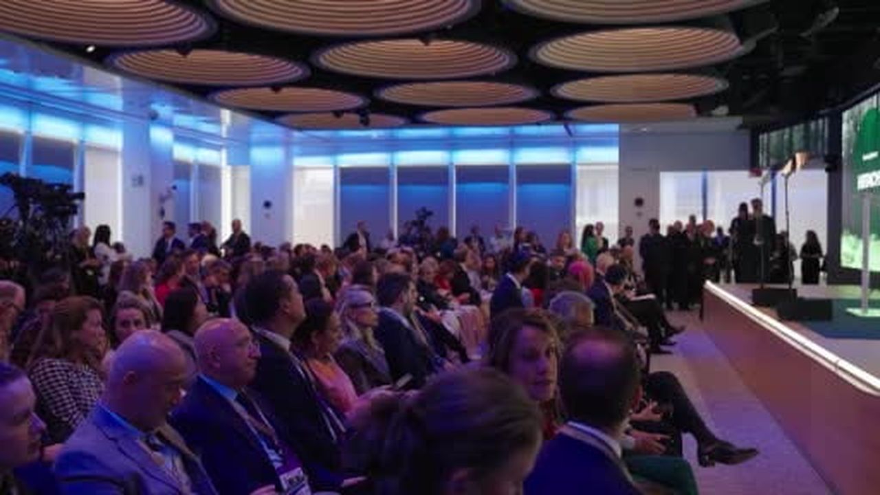 COP31 Başkanı ve Çevre, Şehircilik ve İklim Değişikliği Bakanı Murat Kurum, COP31 İş Forumu'nda...