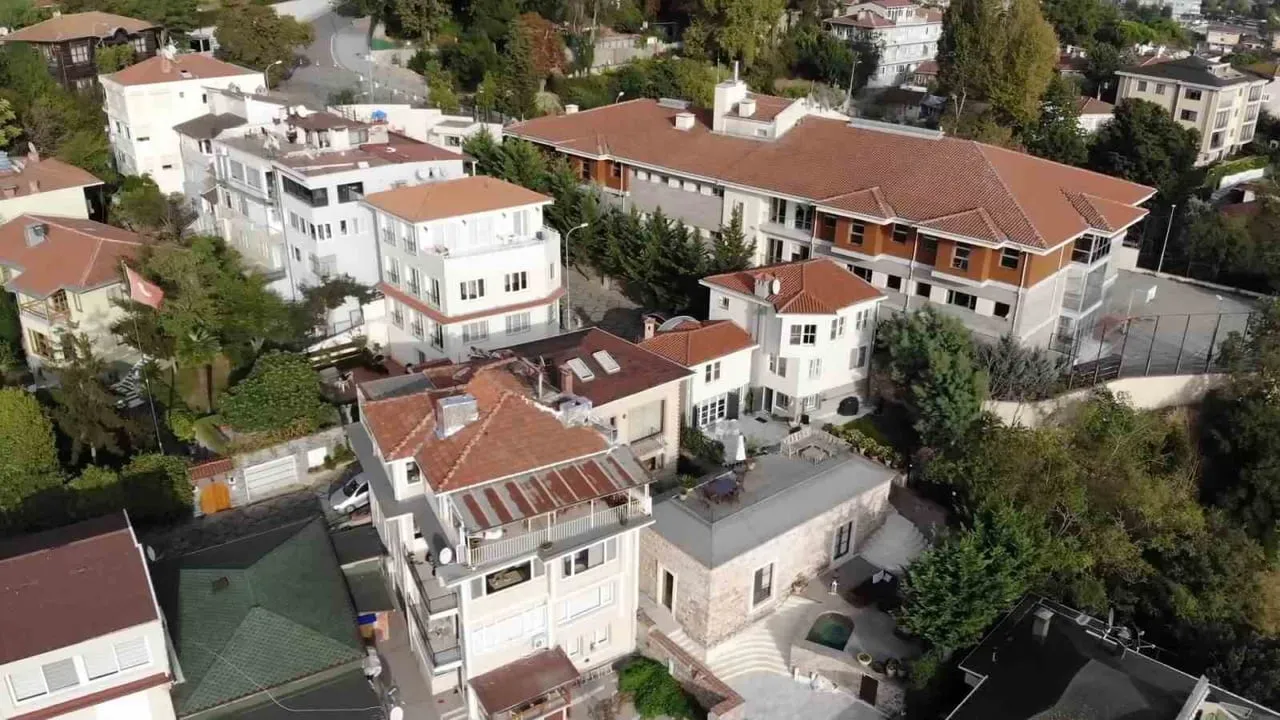 İSTANBUL’UN ÜSKÜDAR İLÇESİNDEKİ ÇENGELKÖY’DE BULUNAN TAŞINMAZ