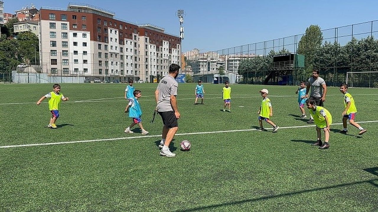 KAĞITHANE BELEDİYESİ'NCE ÇOCUKLARIN SPORTİF FAALİYETLERE KATILIMINI ARTIRMAK VE FARKLI BRANŞLARLA...