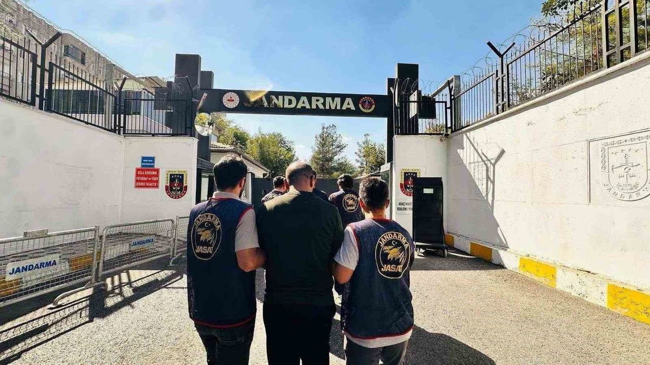 DİYARBAKIR’DA JANDARMA EKİPLERİNCE DÜZENLENEN OPERASYONLARDA HAKLARINDA KESİNLEŞMİŞ HAPİS CEZASI...