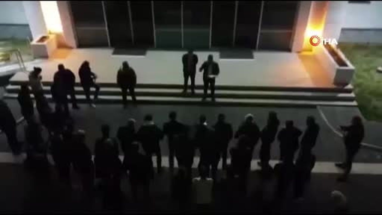 Fenerbahçe otobüsüne saldırı şüphesi ile gözaltına alınan 4 kişiden 1'i tutuklandı, 3'ü için adli...