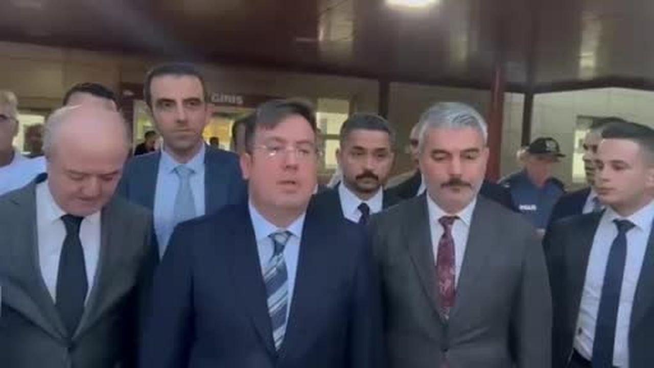 Adalet Bakan Yardımcısı Tuncay, Manisa'da yaralanan öğrencileri ziyaret etti
