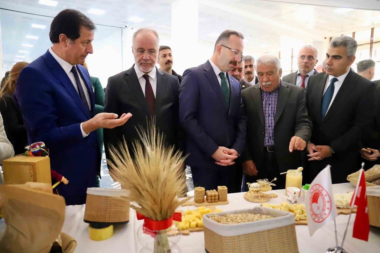DÜNYA GIDA GÜNÜNDE ARDAHAN'IN YEREL DEĞERLERİNE VURGU. (OLGUN YILDIZ/ARDAHAN-İHA)