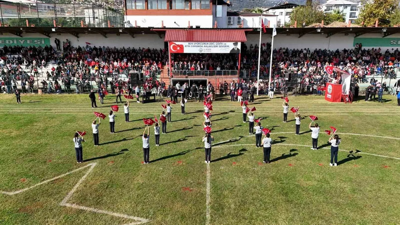 AYDIN’IN BOZDOĞAN İLÇESİNDE CUMHURİYET’İN İLANININ 103’ÜNCÜ YIL DÖNÜMÜ, YOĞUN KATILIM VE...