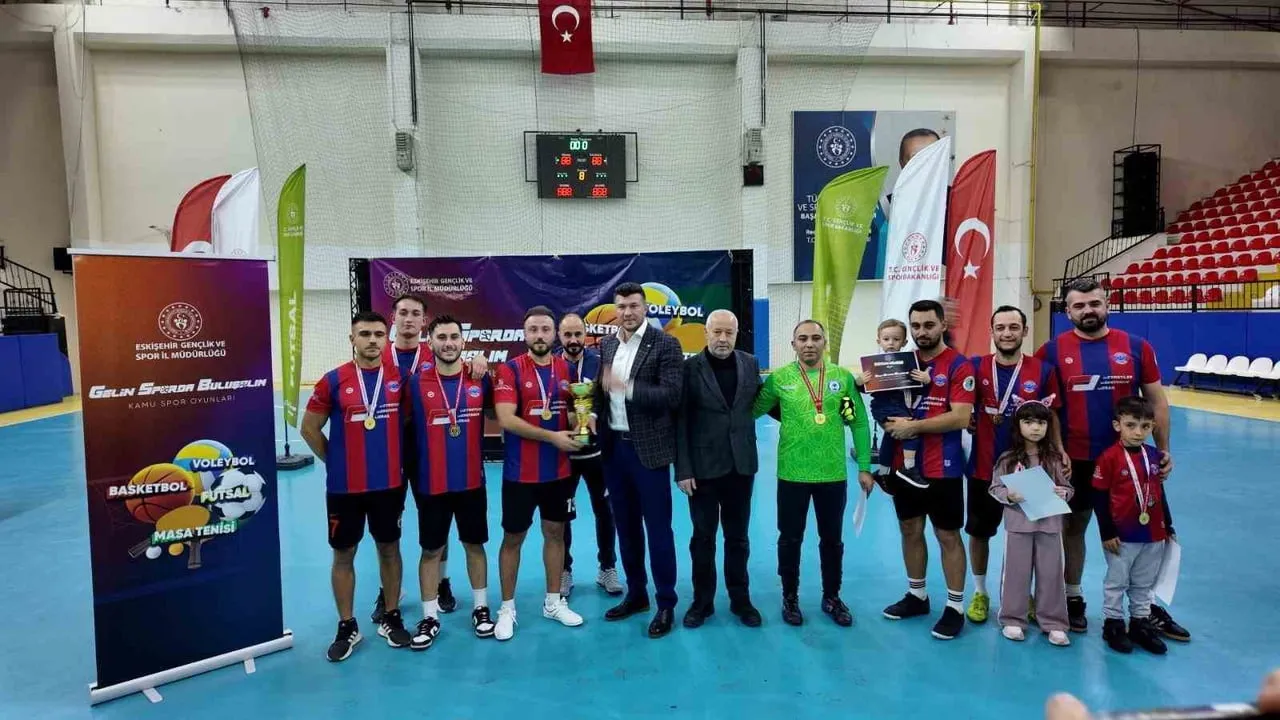 ESKİŞEHİR'DE DÜZENLENEN 4. KAMU SPOR OYUNLARI FUTSAL ERKEKLER MÜSABAKALARI, OYNANAN FİNAL...