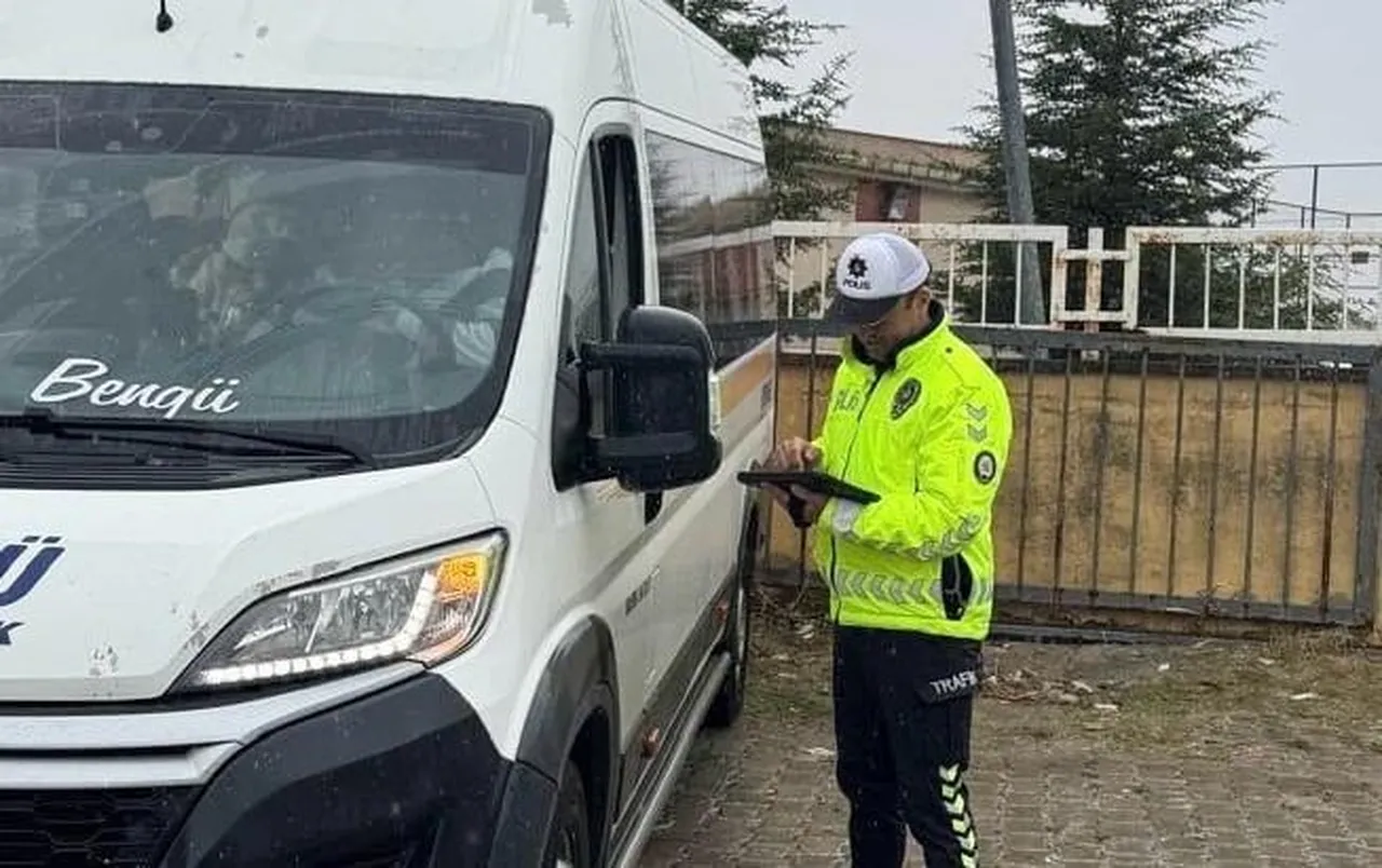 TEKİRDAĞ'IN HAYRABOLU İLÇESİNDE ÖĞRENCİLERİN GÜVENLİ BİR ORTAMDA EĞİTİM HAYATLARINI...