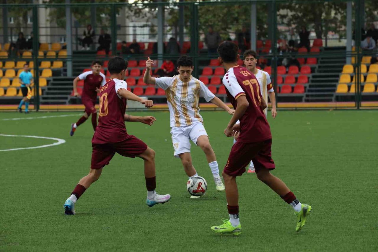 U17 GELİŞİM LİGİ 17. GRUP'TA ZİRVE MÜCADELESİ VEREN KAYSERİSPOR; LİGİN 4. HAFTASINDA EVİNDE AMATÖR...