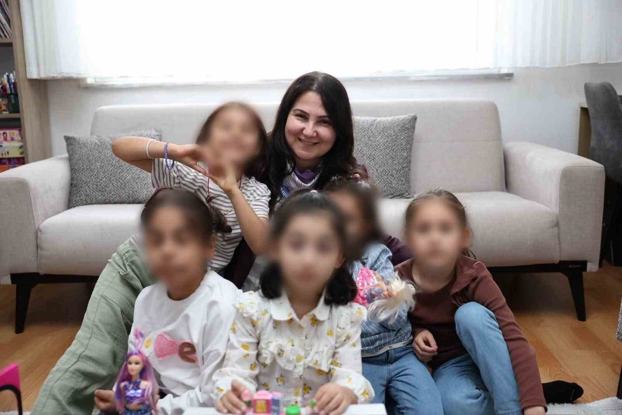 DÜZCE VALİSİ MEHMET MAKAS’IN EŞİ ELİF MAKAS, DEVLET KORUMASI ALTINDA BULUNAN ÇOCUKLARIN YAŞADIĞI...