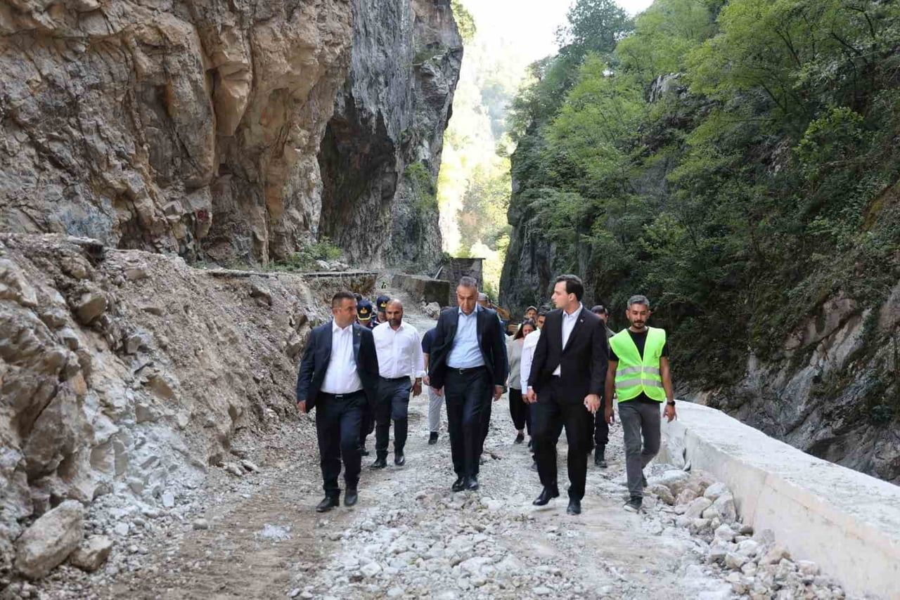 KARABÜK VALİSİ OKTAY ÇAĞATAY, YENİCE İLÇESİNDE TOKİ KONUT PROJESİ VE ŞEKER KANYONU’NDAKİ...