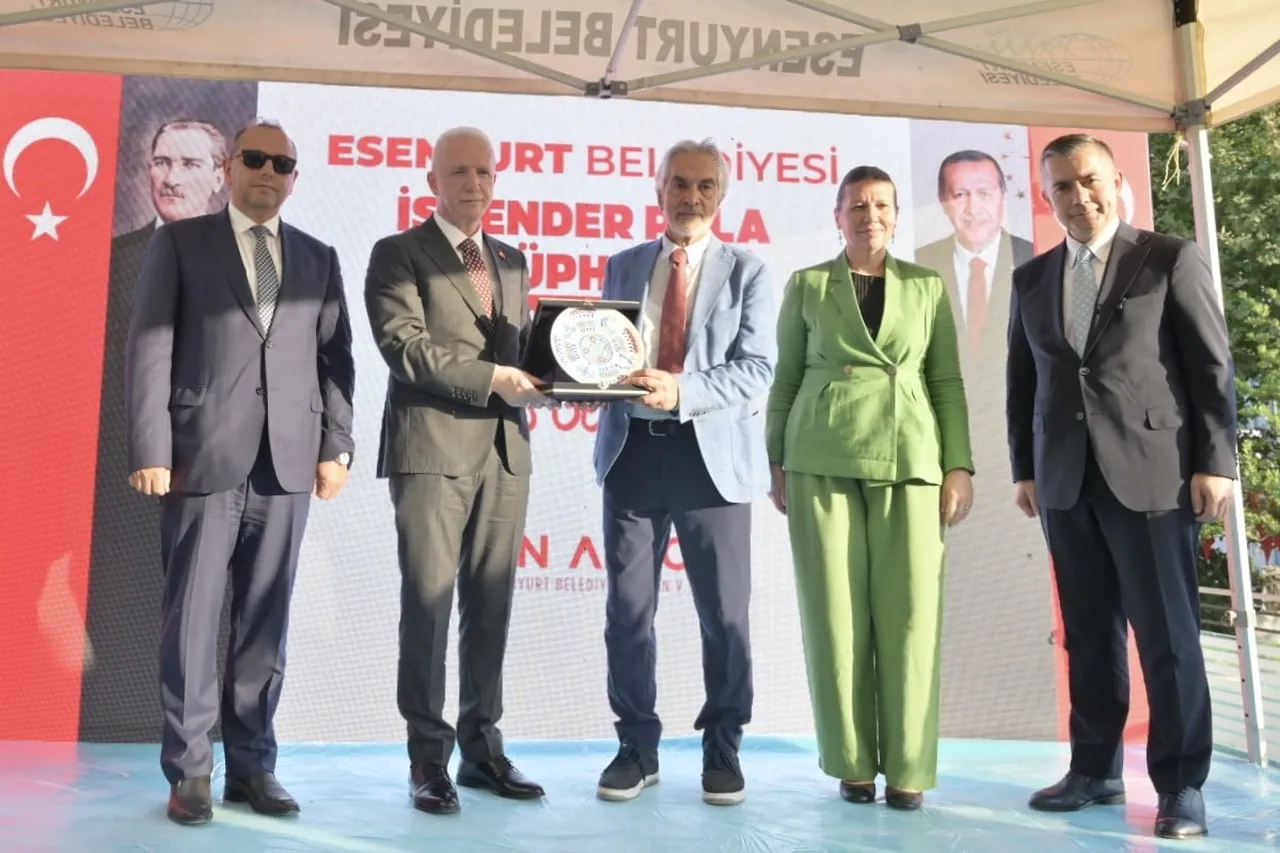 ESENYURT BELEDİYESİ TARAFINDAN AKÇABURGAZ MAHALLESİ’NE KAZANDIRILAN İSKENDER PALA KÜTÜPHANESİ İLE...