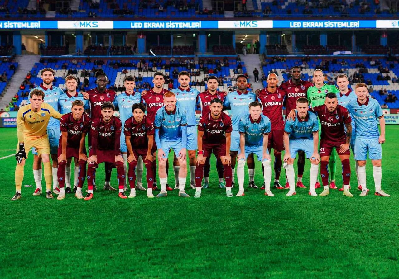 TRABZONSPOR'UN İRLANDA TEMSİLCİSİ DROGHEDA UNİTED İLE GEÇTİĞİMİZ HAFTA TRABZON'DA OYNADIĞI DOSTLUK...