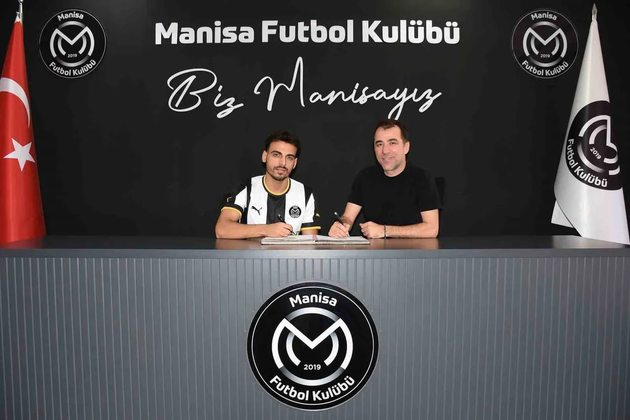 TRENDYOL 1. LİG EKİPLERİNDEN MANİSA FUTBOL KULÜBÜ, ADANA DEMİRSPOR’UN GENÇ SAVUNMA OYUNCUSU OSMAN...