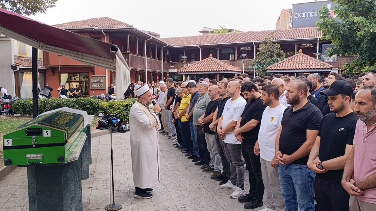 ÜNİVERSİTE HAYALİ YARIM KALDI: 20 YAŞINDAKİ TALHA, KAZADA HAYATINI KAYBETTİ