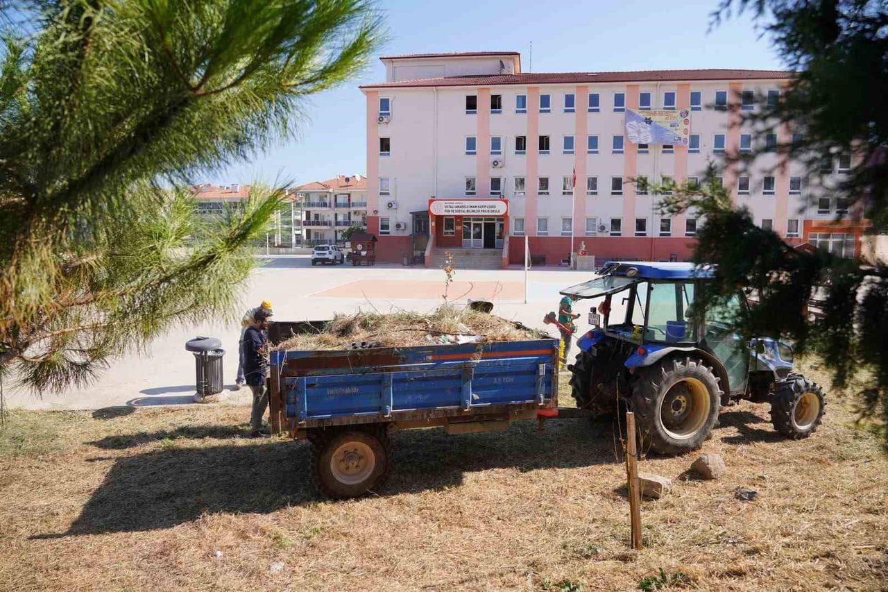 AYVALIK’TA 2026-2027 EĞİTİM VE ÖĞRETİM YILININ 14 EYLÜL 2026 PAZARTESİ GÜNÜ BAŞLAYACAK OLMASI...