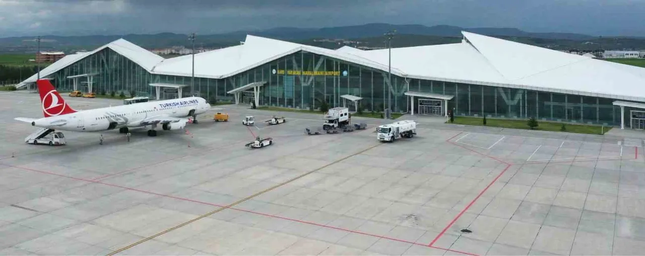 KARS HARAKANİ HAVALİMANI’NDA 7 AYDA 365 BİN 939 YOLCUYA HİZMET VERİLDİ(KARS-İHA)