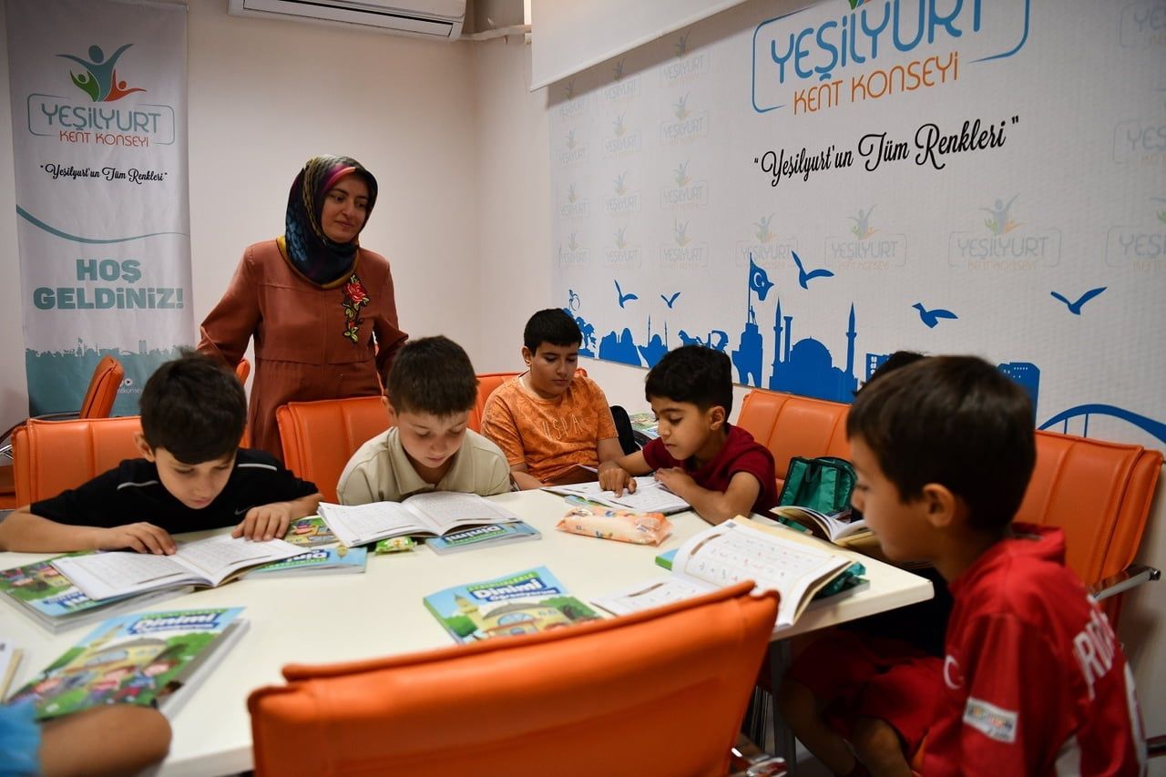 YEŞİLYURT KENT KONSEYİ’NİN YAZ DÖNEMİ EĞİTİM VE KÜLTÜR KURSLARINA İLGİ YÜKSEK