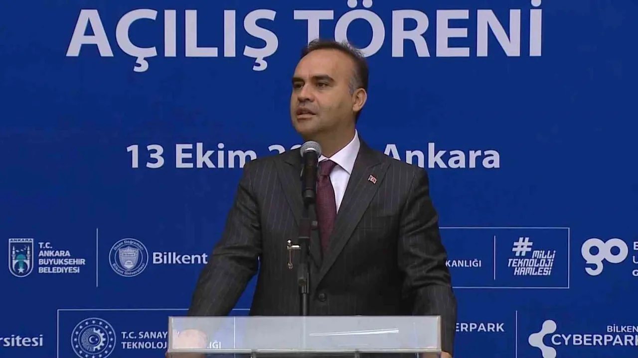 SANAYİ VE TEKNOLOJİ BAKANI MEHMET FATİH KACIR PROGRAMDA KONUŞMA YAPTI