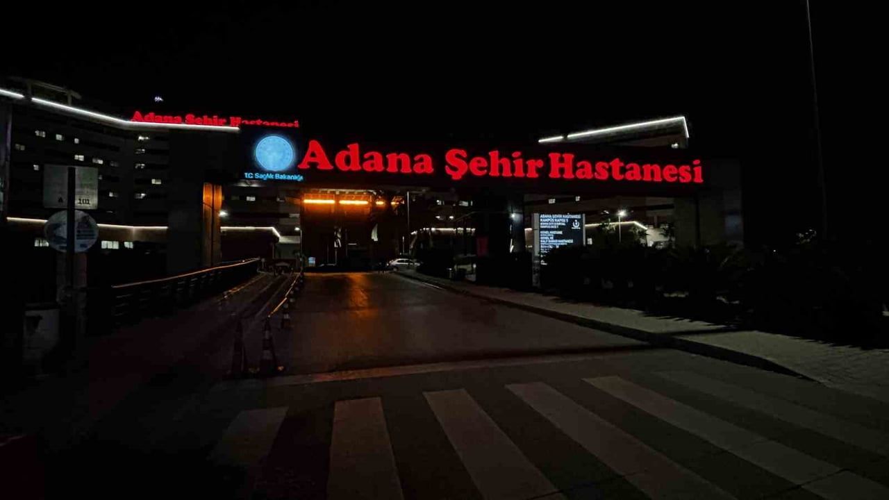 ADANA'DA BİR EVDE TABANCADAN ÇIKAN KURŞUNUN İSABET ETTİĞİ 6 YAŞINDAKİ ÇOCUK AĞIR...