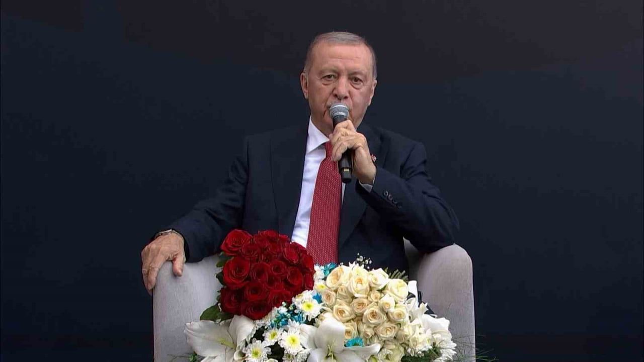 CUMHURBAŞKANI RECEP TAYYİP ERDOĞAN, SAMSUN'DA KATILIĞI GENÇLİK BULUŞMALARI'NDA ÖNEMLİ VE SAMİMİ...