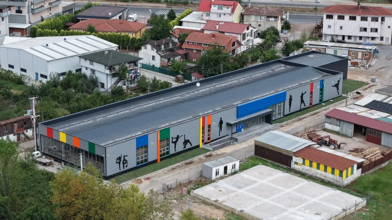 KARTEPE’NİN ACISU MAHALLESİ’NDE YAPIMI DEVAM EDEN RİTİM SPOR VE AKTİF YAŞAM MERKEZİ’NDE ÇALIŞMALAR...