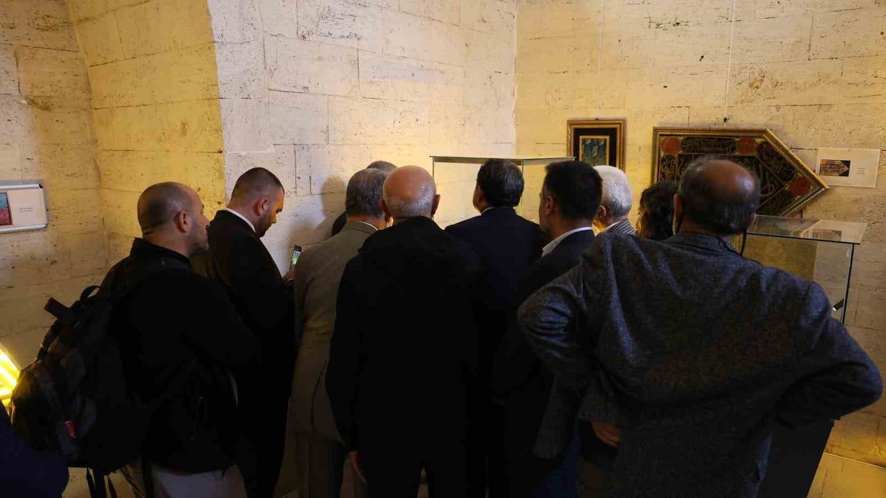 KIRŞEHİR’DE AHİLİK HAFTASI KUTLAMALARI KAPSAMINDA AHİ MÜZESİ’NDE AÇILAN "KUTSAL EMANETLER...
