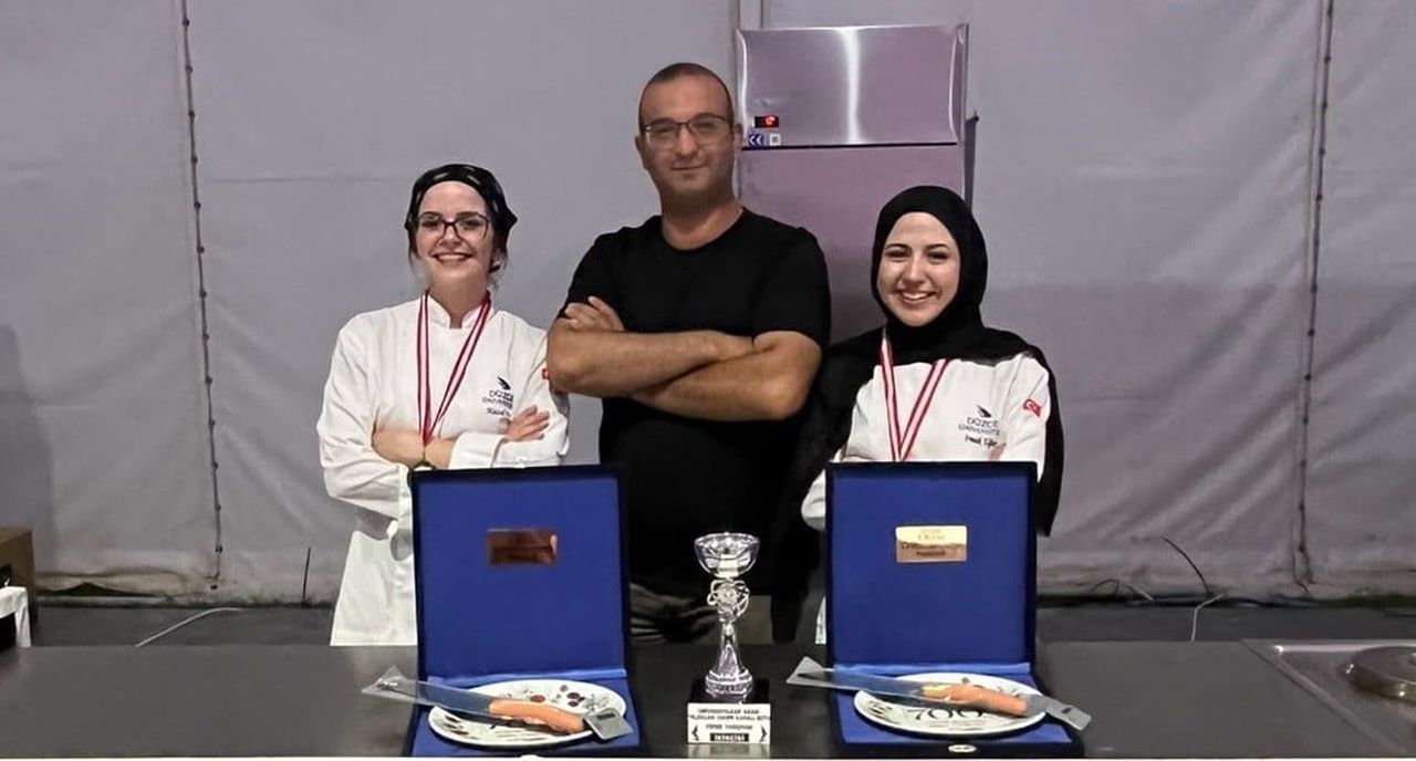 DÜZCE ÜNİVERSİTESİ GASTRONOMİ VE MUTFAK SANATLARI BÖLÜMÜ ÖĞRENCİLERİ, 5. BURSA GASTRONOMİ...