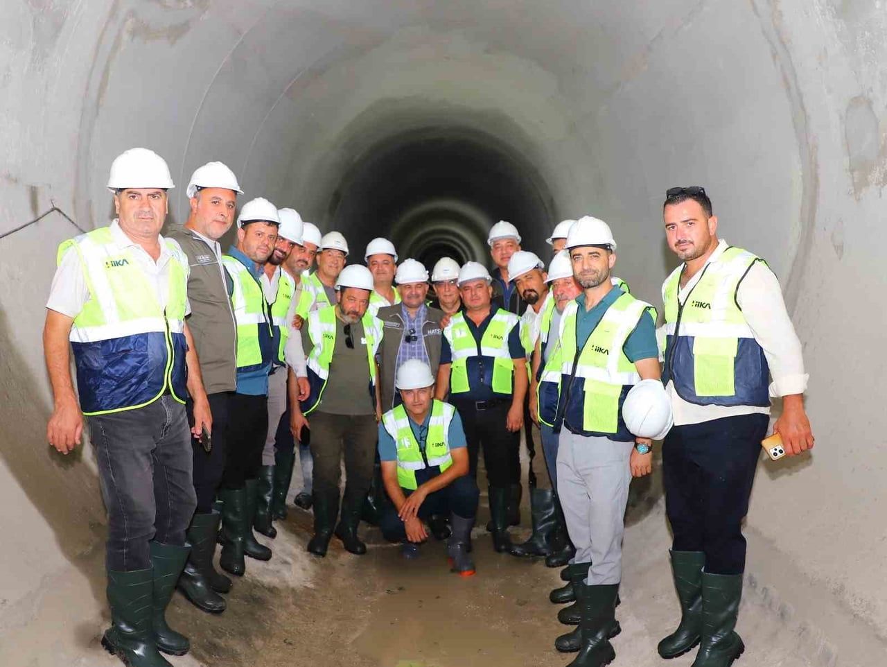 DEFNELİ MAHALLE MUHTARLARI, YAPIMI DEVAM EDEN DEFNE BÜYÜKÇAT ATIK SU TÜNELİ VE ATIK SU ARITMA...