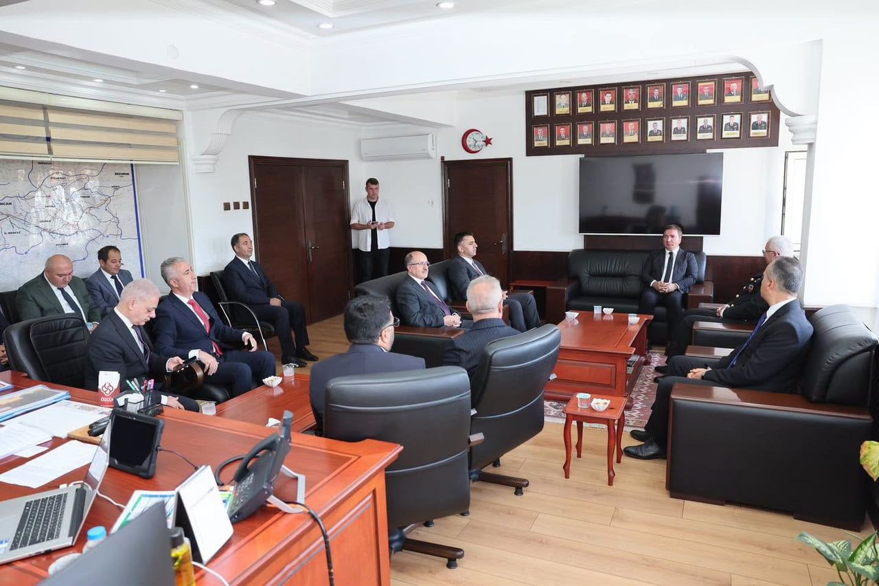 VALİ AYDOĞDU’DAN JANDARMA KOMUTANI ALTUNDARAK’A TAZİYE ZİYARETİ