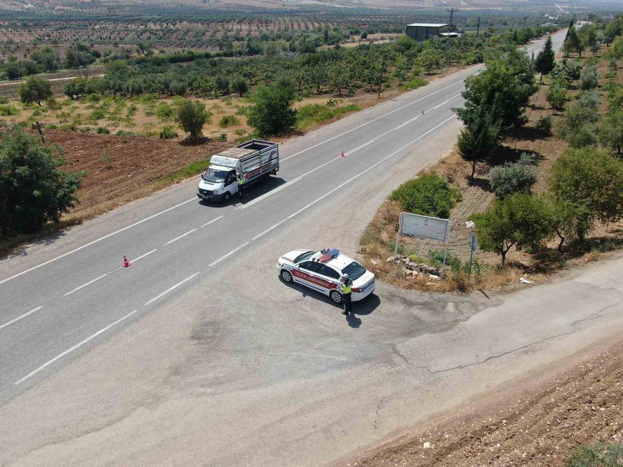 KİLİS’TE TRAFİK GÜVENLİĞİ İÇİN DRONE İLE DENETİMİ GERÇEKLEŞTİ