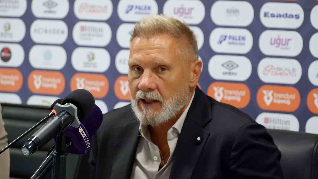 SAMSUNSPOR TEKNİK DİREKTÖRÜ THORSTEN FİNK