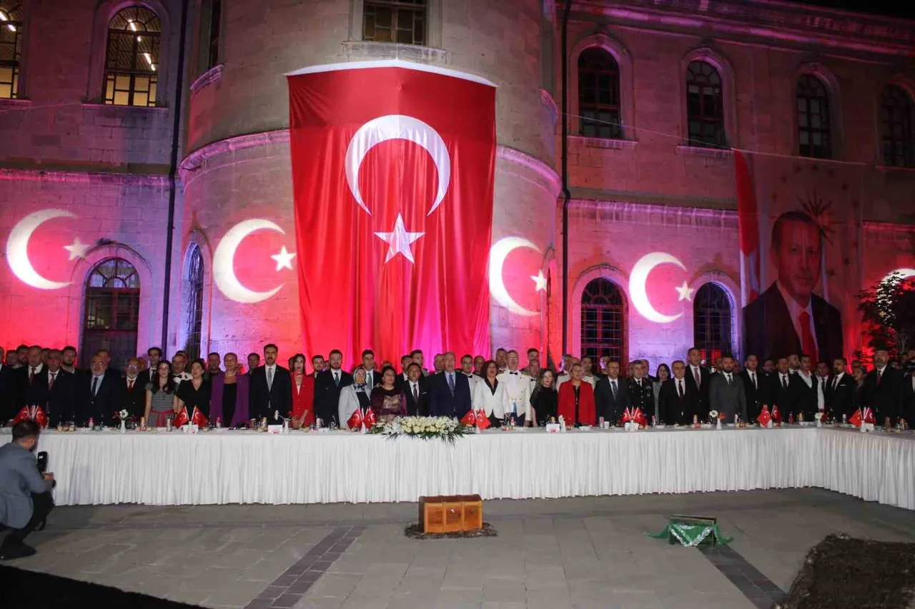 KAYSERİ’DE 30 AĞUSTOS ZAFER BAYRAMI'NIN 104. YIL DÖNÜMÜ, KAYSERİ VALİLİĞİ'NİN DÜZENLEDİĞİ...