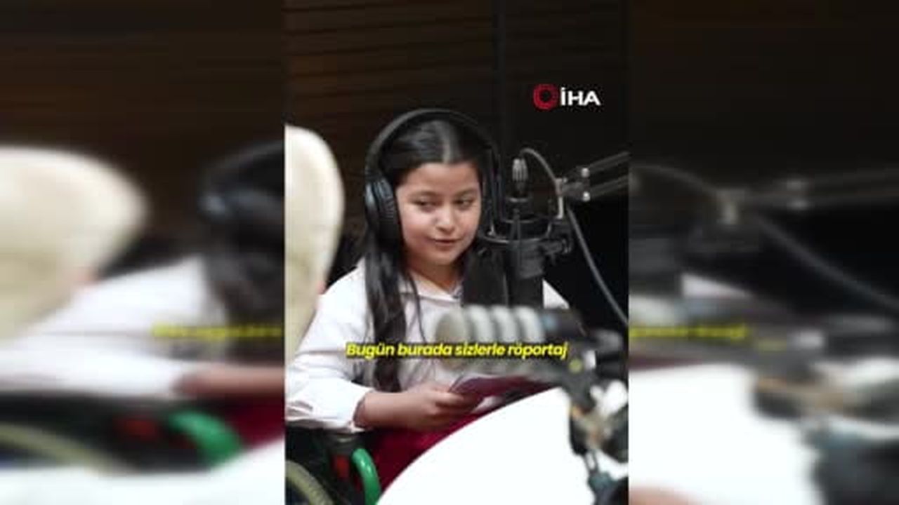 Bakan Göktaş, serebral palsili Cansu ile buluştu