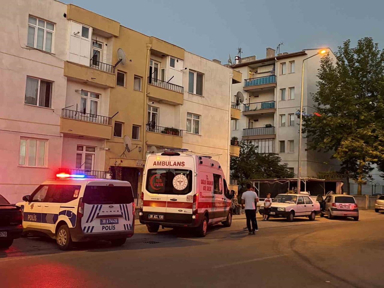 KAYSERİ’NİN KOCASİNAN İLÇESİNDE 54 YAŞINDAKİ ADAM EVİNDE ÖLÜ BULUNDU.