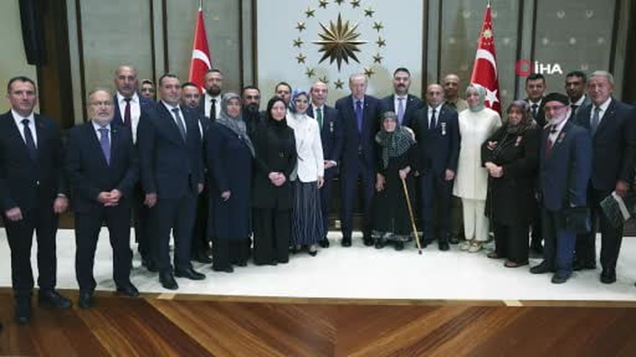 Cumhurbaşkanı Erdoğan şehit ailelerini kabul etti