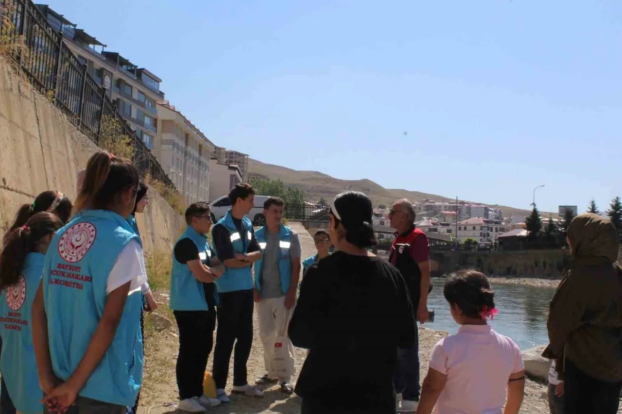 BAYBURT'TA HAYALET AĞLARA KARŞI FARKINDALIK ETKİNLİĞİ DÜZENLENDİ