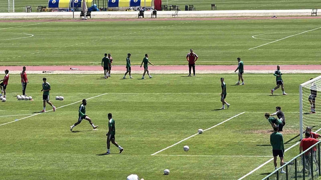 PLAY-OFF FİNALİNDE ÇORUMSPOR’A MAĞLUP OLARAK SÜPER LİG’İN KAPISINDAN DÖNEN ESENLER EROKSPOR, YENİ...