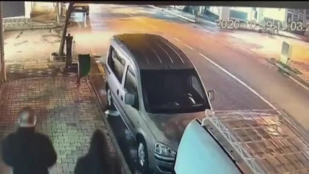 Adıyaman'da 2 kişinin yaralandığı kaza kamerada