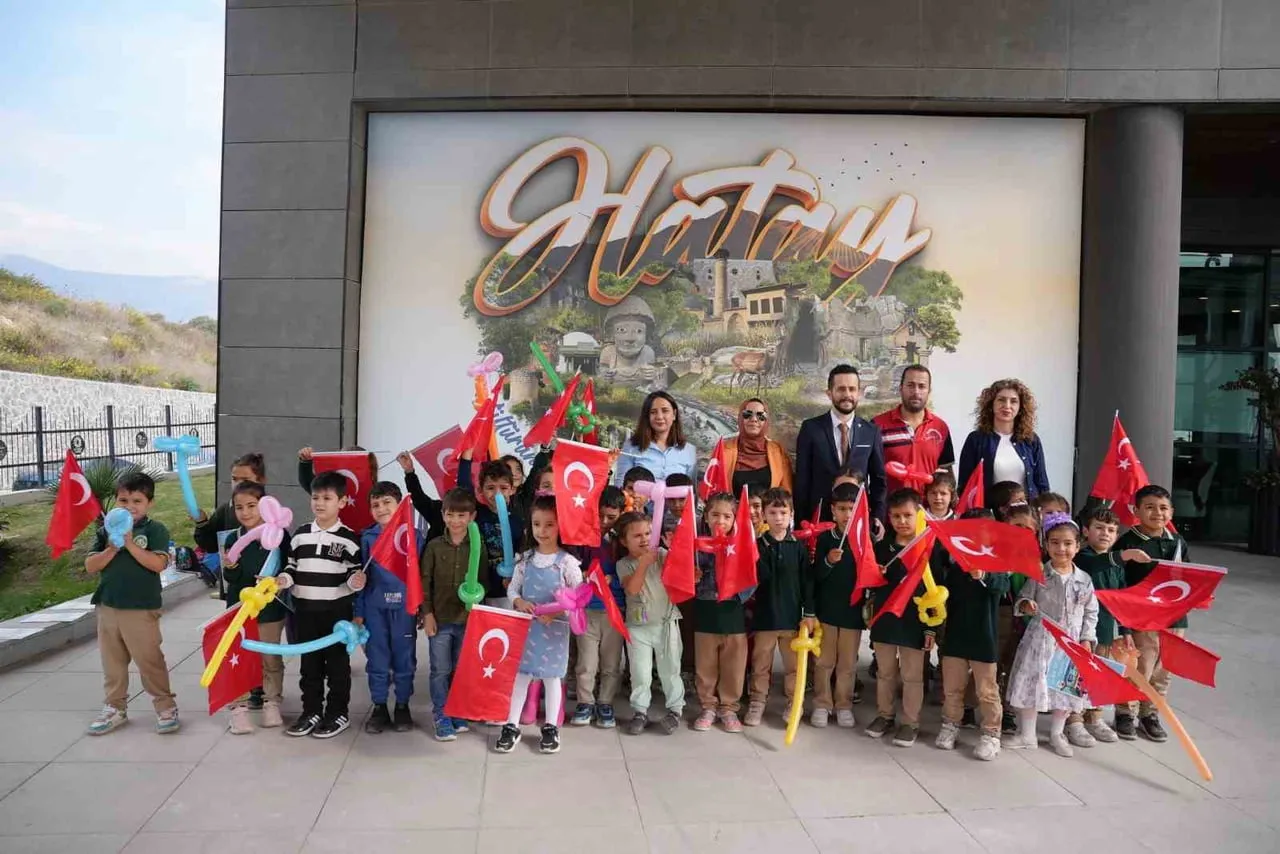 HBB GASTRONOMİEVİ’NDE ÖĞRENCİLER İÇİN CUMHURİYET BAYRAMI KAPSAMINDA KÖMBE ATÖLYESİ VE EĞLENCE...