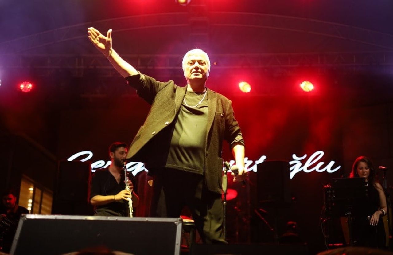 11. ULUSLARARASI ALTIN BİBER FESTİVALİNDE BURSA'NIN YENİŞEHİR İLÇESİNDE SAHNE ALAN ÜNLÜ SANATÇI...